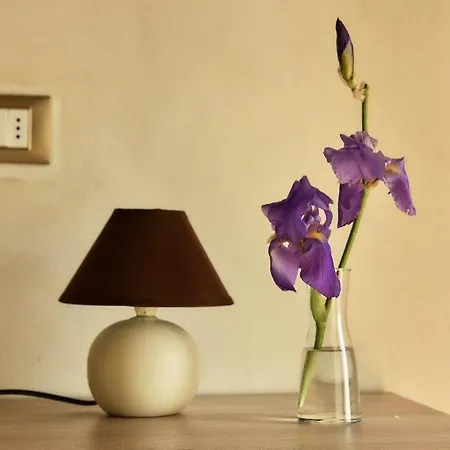 לינה וארוחת בוקר Callort Adrara San Rocco